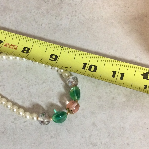 10” Pearl with green, pink, clear beads necklace - Picture 6 of 6